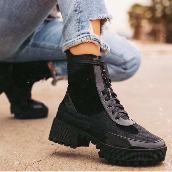 Final Restock Black detailed combat boots - Picture 3 of 8